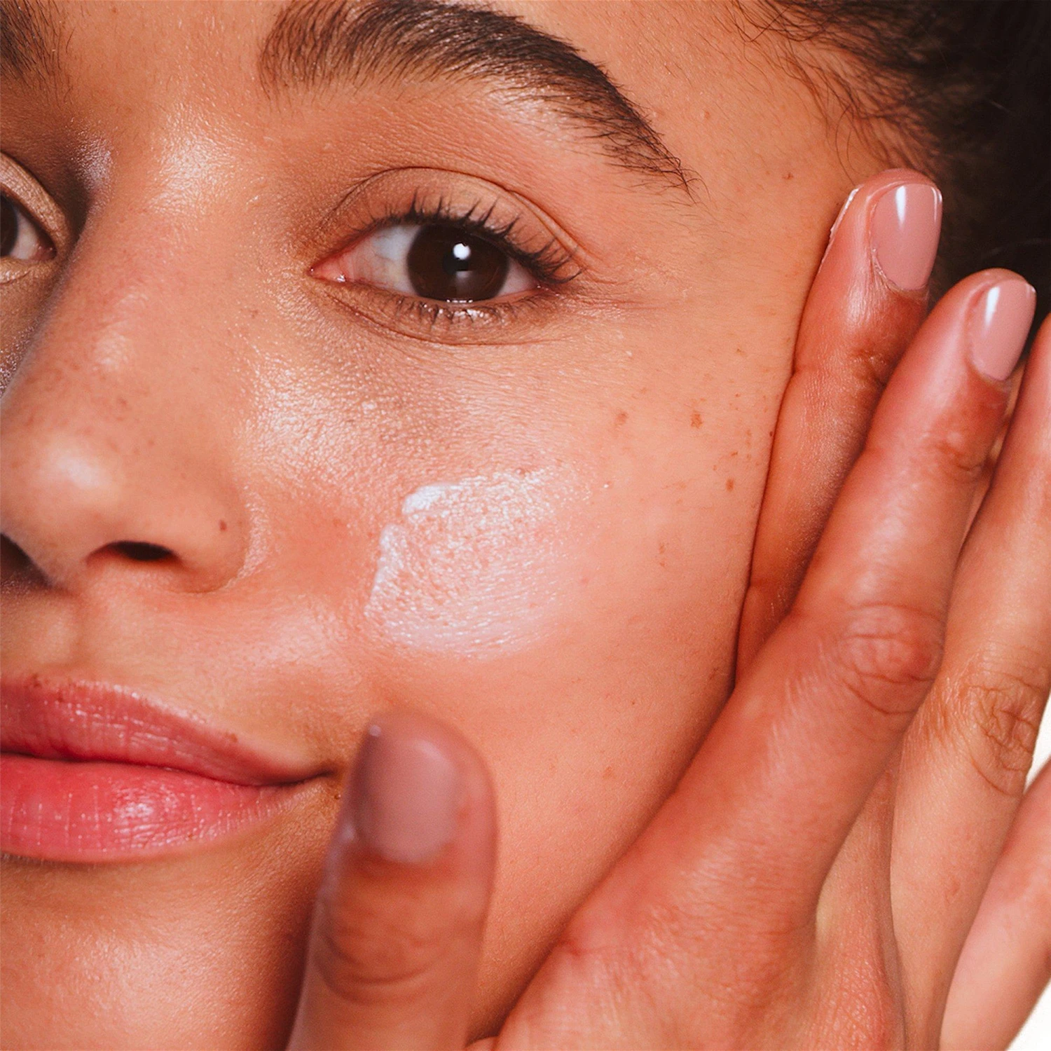 Neutrogena Rapid Tone Repair Vitamin C Serum Capsules 5 Neutrogena Rapid Tone Repair Vitamin C Serum Capsules - Image 3